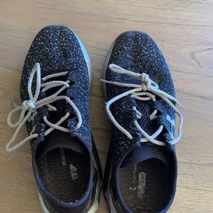 Under armour black sneakers